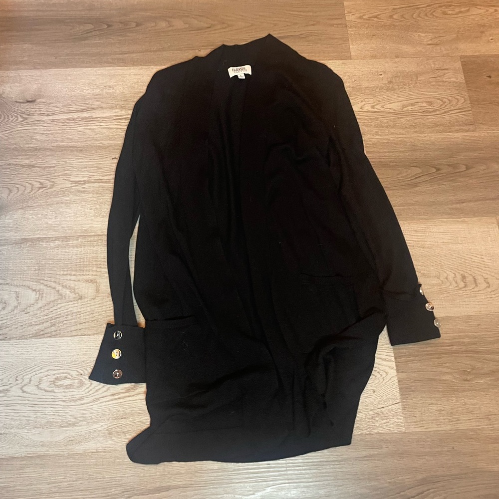 Black cardigan with 3 silver buttons